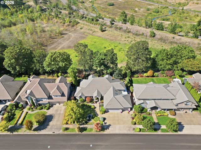 3910 MIRROR POND Way, Eugene, OR 97408