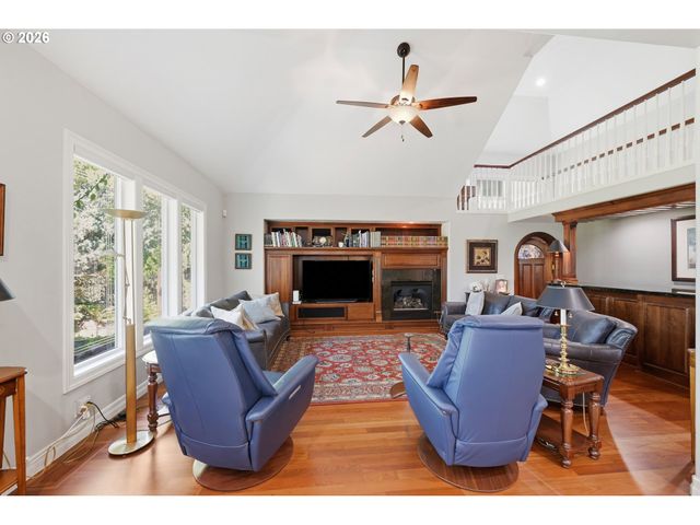 3910 MIRROR POND Way, Eugene, OR 97408