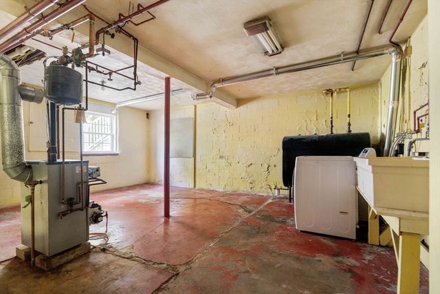 77 Jordan Rd, Brookline, MA 02446
