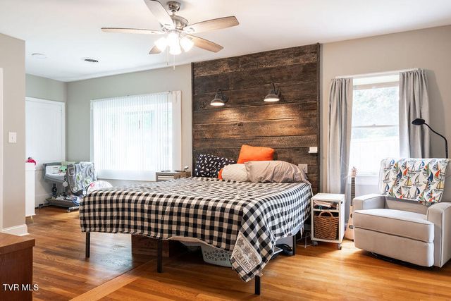 203 East Gilmer Park, Johnson City, TN 37604