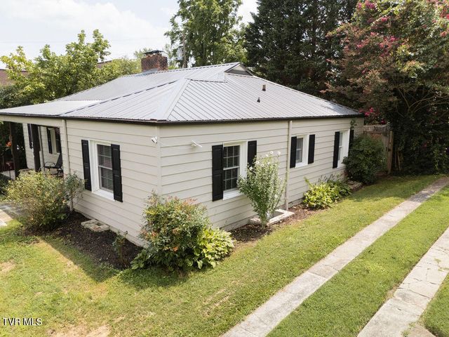 203 East Gilmer Park, Johnson City, TN 37604