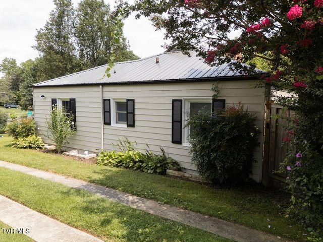 203 East Gilmer Park, Johnson City, TN 37604