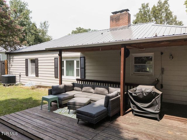 203 East Gilmer Park, Johnson City, TN 37604