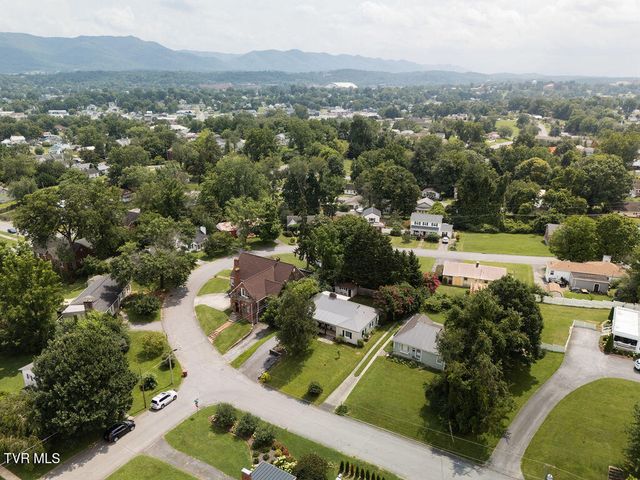 203 East Gilmer Park, Johnson City, TN 37604
