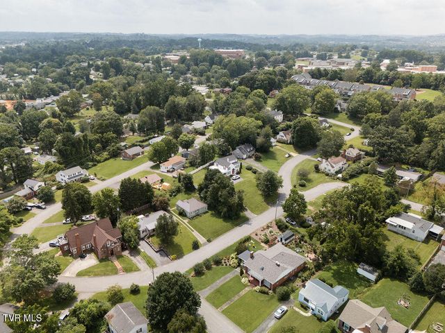 203 East Gilmer Park, Johnson City, TN 37604