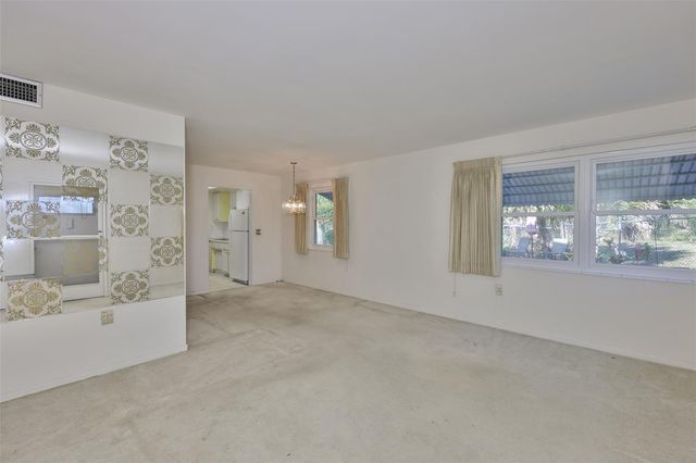 6100 21ST STREET N 9, St Petersburg, FL 33714