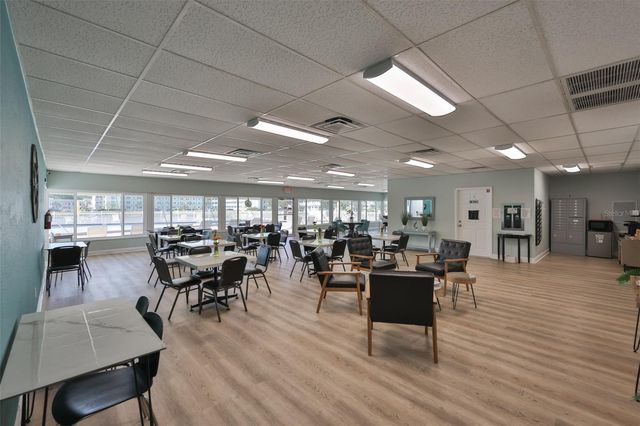 6100 21ST STREET N 9, St Petersburg, FL 33714