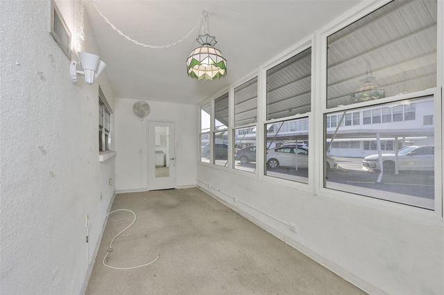 6100 21ST STREET N 9, St Petersburg, FL 33714