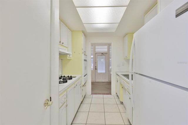 6100 21ST STREET N 9, St Petersburg, FL 33714