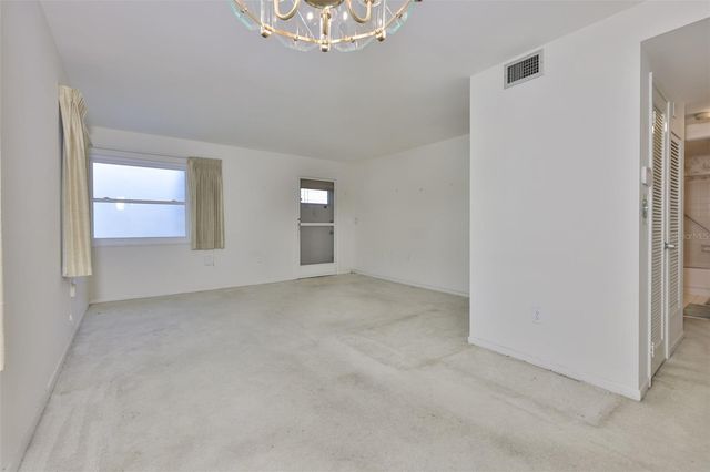 6100 21ST STREET N 9, St Petersburg, FL 33714