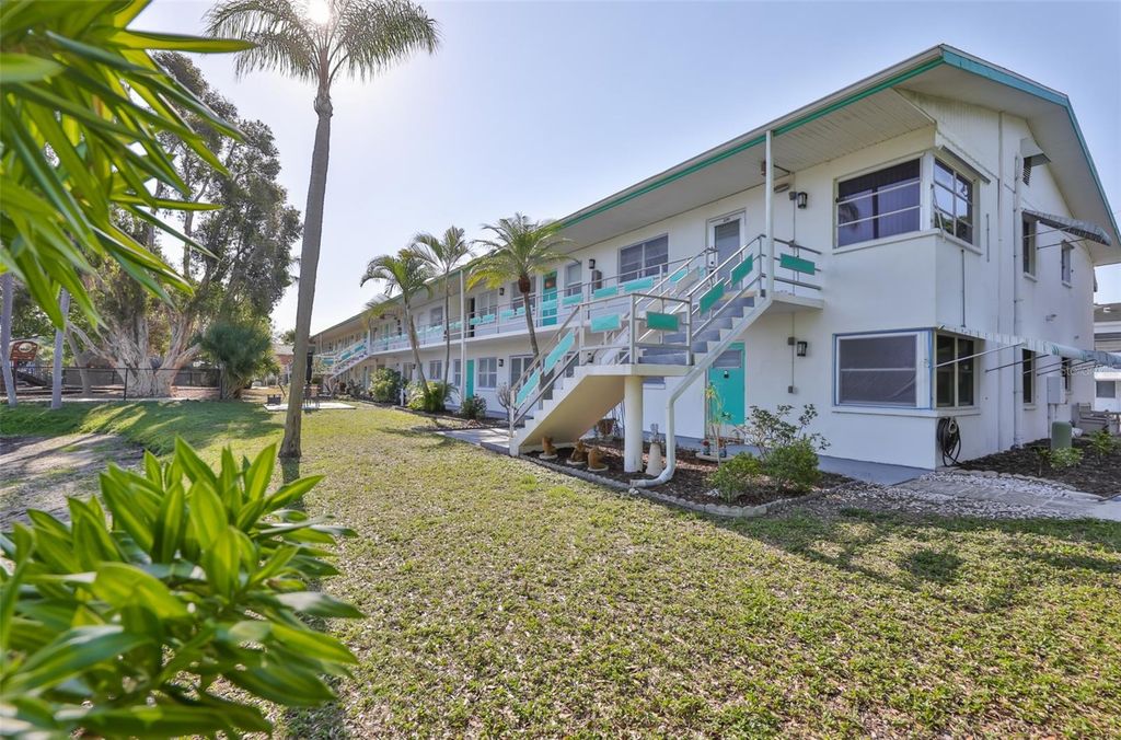 6100 21ST STREET N 9, St Petersburg, FL 33714