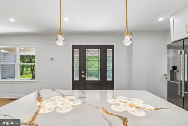 18 VISTA CT, Linden, VA 22642