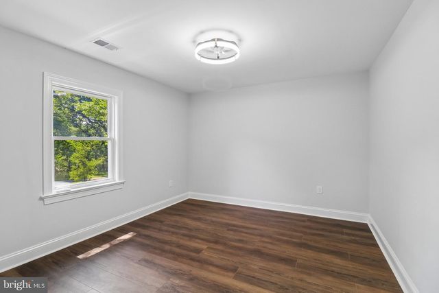 18 VISTA CT, Linden, VA 22642