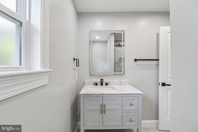18 VISTA CT, Linden, VA 22642
