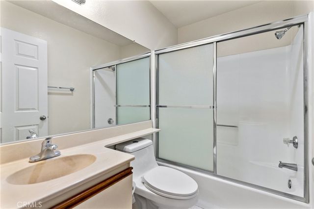 147 W Acacia 122, Glendale, CA 91204