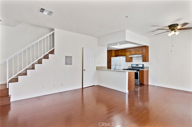 147 W Acacia 122, Glendale, CA 91204