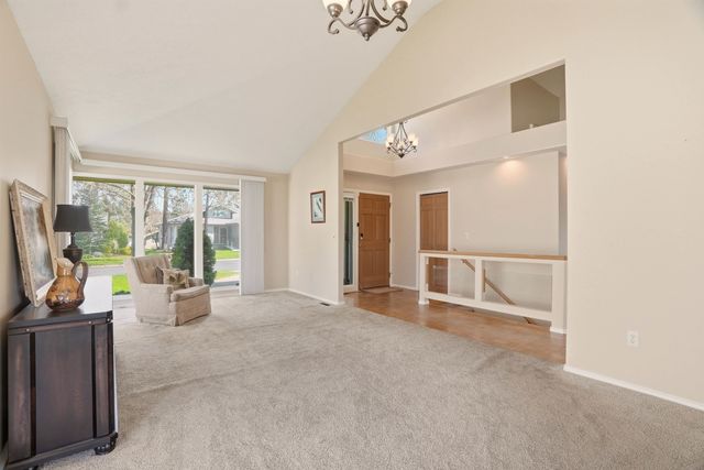 6407 N Park View Ln, Spokane, WA 99205