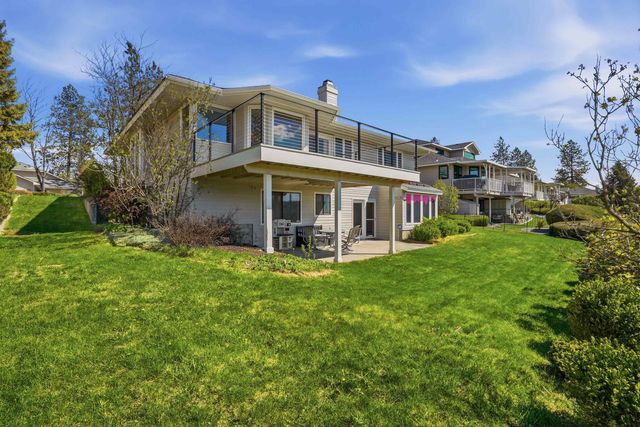 6407 N Park View Ln, Spokane, WA 99205