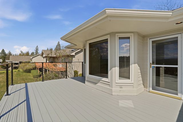 6407 N Park View Ln, Spokane, WA 99205