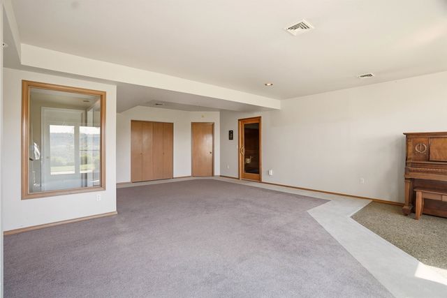 6407 N Park View Ln, Spokane, WA 99205