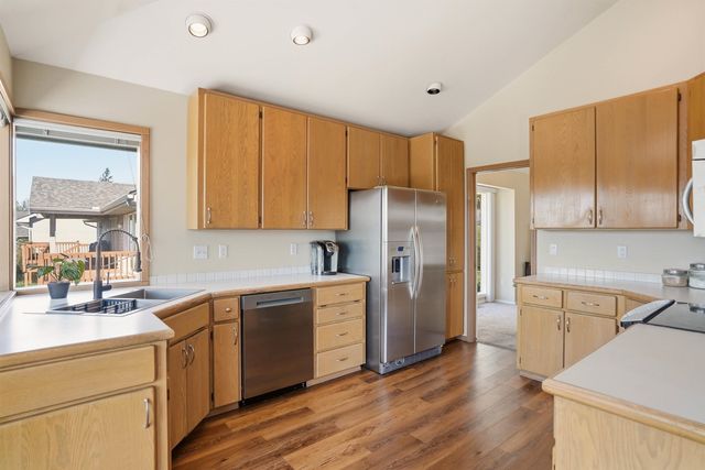 6407 N Park View Ln, Spokane, WA 99205