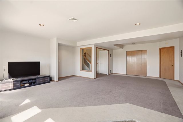 6407 N Park View Ln, Spokane, WA 99205