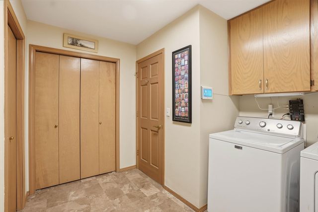 6407 N Park View Ln, Spokane, WA 99205