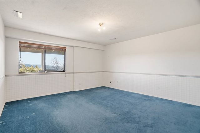 6407 N Park View Ln, Spokane, WA 99205