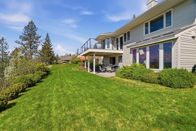 6407 N Park View Ln, Spokane, WA 99205