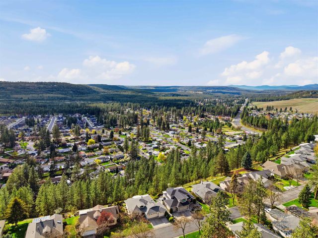 6407 N Park View Ln, Spokane, WA 99205