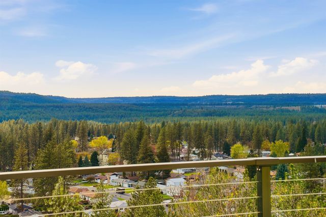 6407 N Park View Ln, Spokane, WA 99205