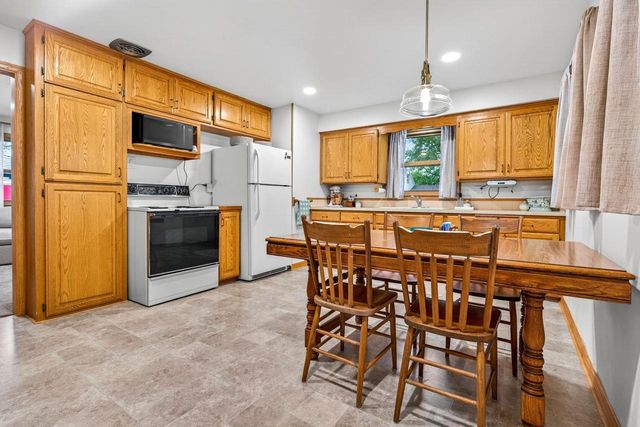 738 LONDON STREET, Menasha, WI 54952