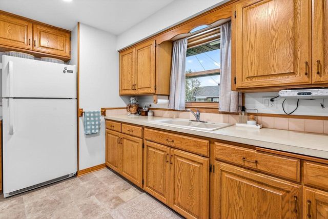 738 LONDON STREET, Menasha, WI 54952