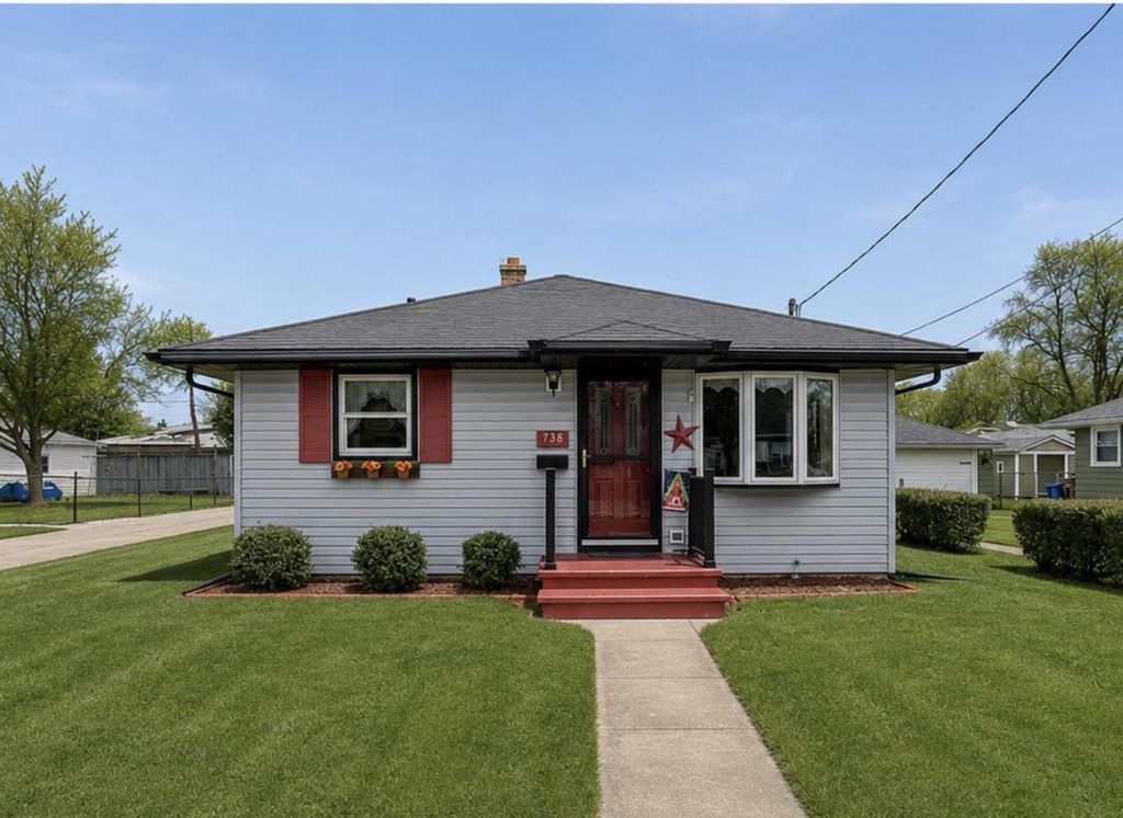 738 LONDON STREET, Menasha, WI 54952