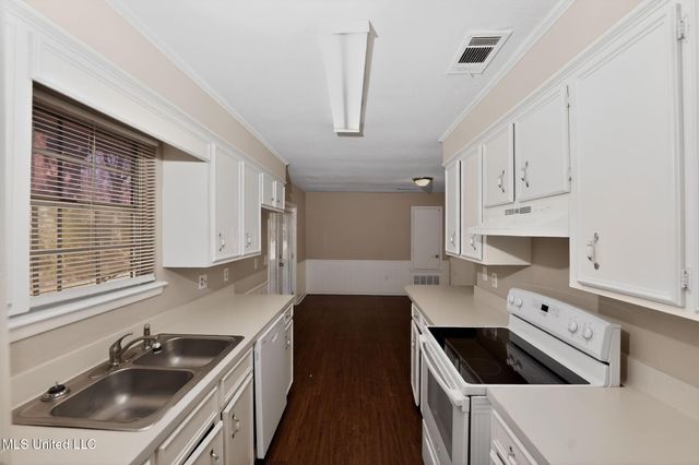 1341 Whispering Oaks Cove, Jackson, MS 39212