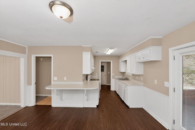 1341 Whispering Oaks Cove, Jackson, MS 39212