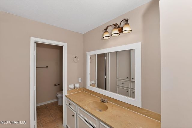 1341 Whispering Oaks Cove, Jackson, MS 39212