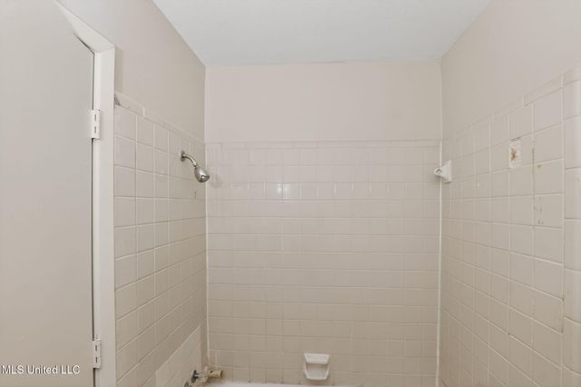 1341 Whispering Oaks Cove, Jackson, MS 39212