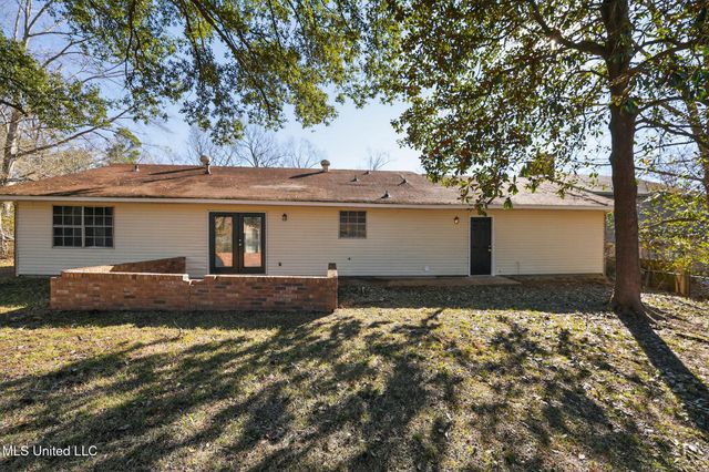 1341 Whispering Oaks Cove, Jackson, MS 39212