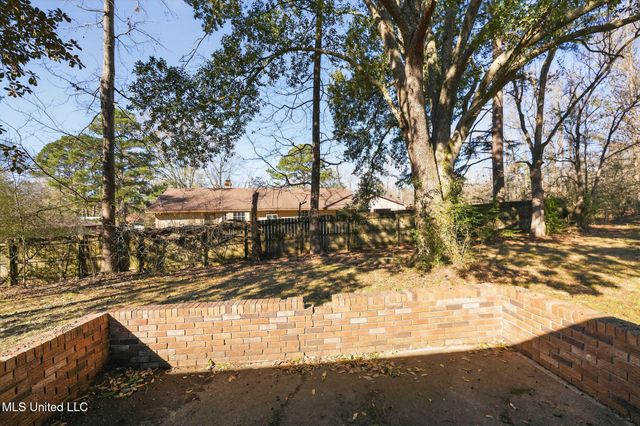 1341 Whispering Oaks Cove, Jackson, MS 39212