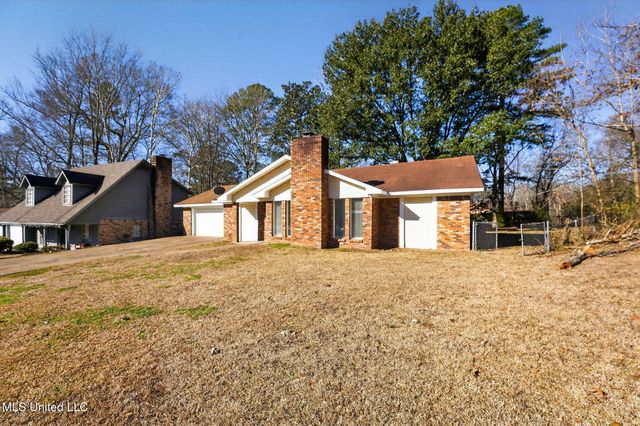 1341 Whispering Oaks Cove, Jackson, MS 39212