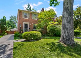 433 Maison Road, Grosse Pointe Farms, MI 48236
