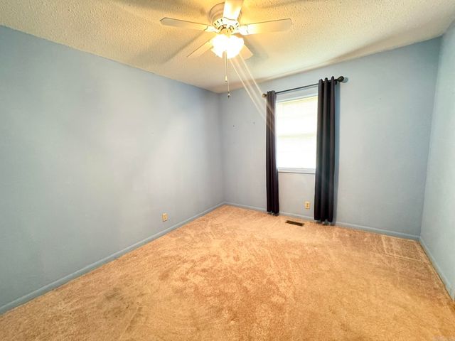 607 Clarence Street, Mountain View, AR 72560