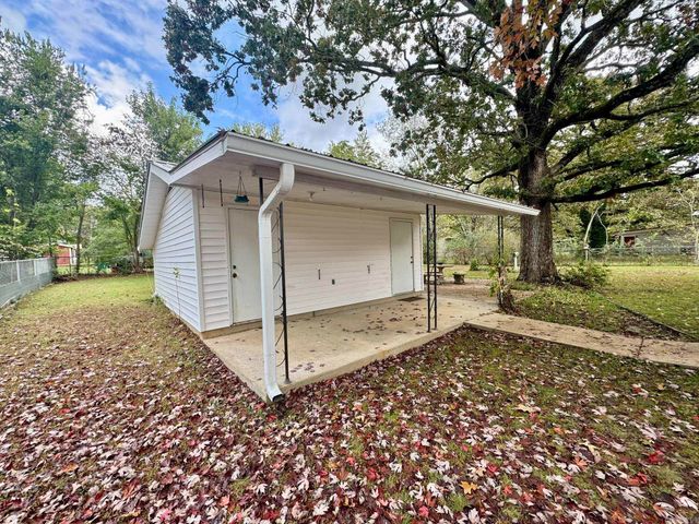 607 Clarence Street, Mountain View, AR 72560