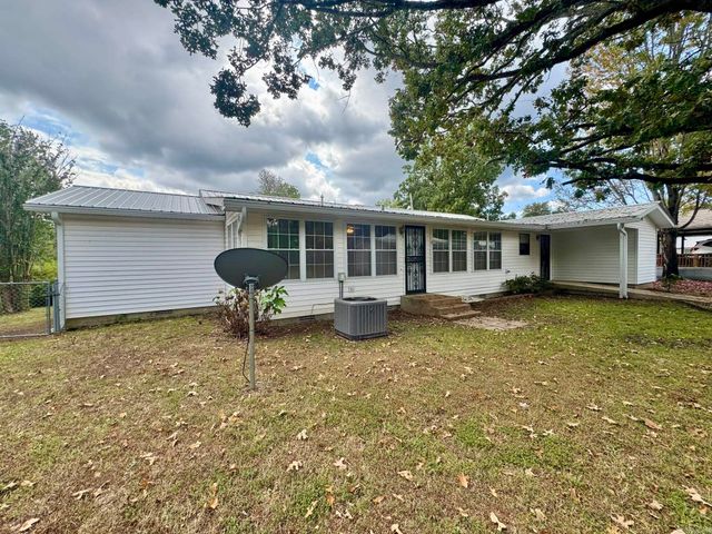 607 Clarence Street, Mountain View, AR 72560