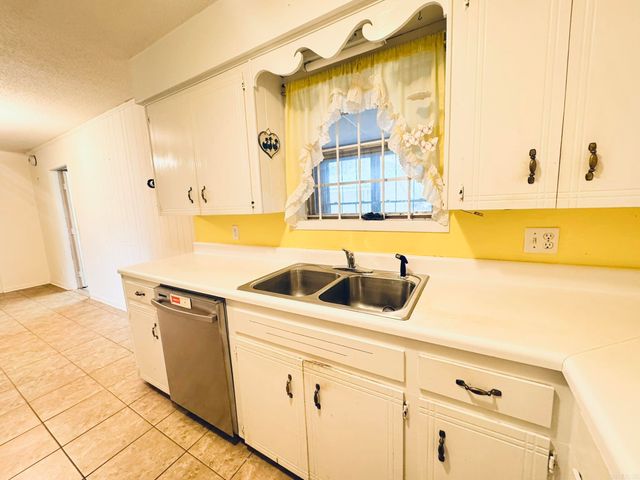 607 Clarence Street, Mountain View, AR 72560