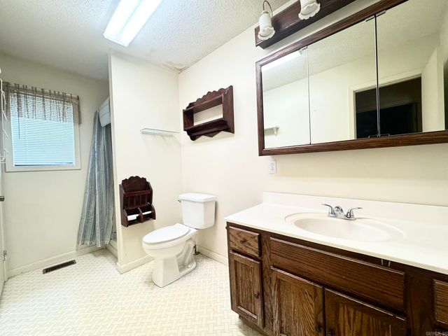 607 Clarence Street, Mountain View, AR 72560