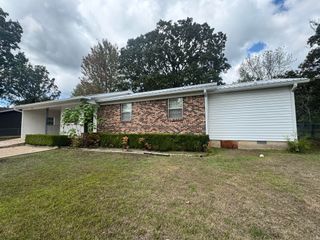 607 Clarence Street, Mountain View, AR 72560