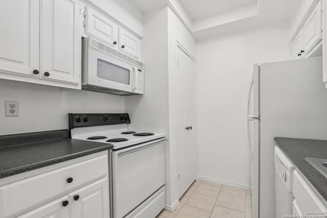 11001 Wurzbach Rd Apt 405, San Antonio, TX 78230