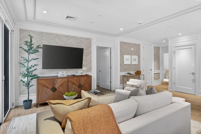 19 Washington Street 259 I, Saratoga Springs, Inside, NY 12866